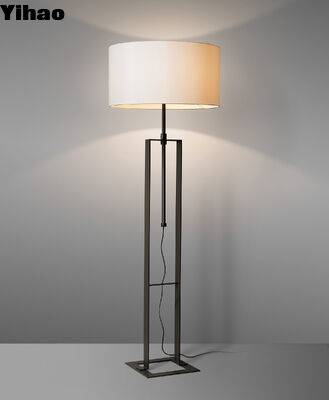 Đèn sàn trang trại bằng đồng thau có thể điều chỉnh chiều cao để chiếu sáng trang trí hiện đại